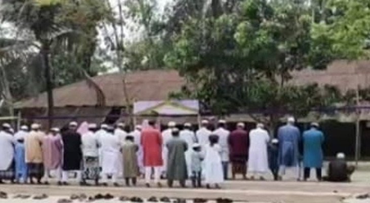বিরামপুরে সৌদির সঙ্গে মিল রেখে ঈদুল ফিতরের নামাজ উদযাপন 